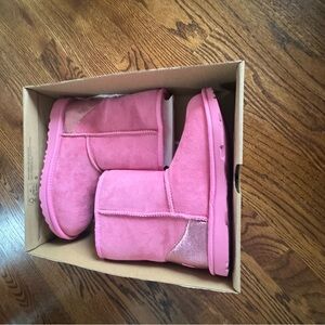 Brand new pink UGG'S